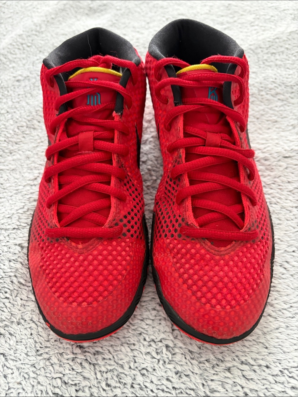 Nike Kyrie 1 'Deceptive Red' Basketball Shoes youth size 5